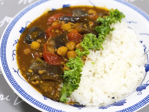 夏野菜とひよこ豆のカレー☆カフェ風